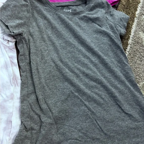 Bundle of kids size 5/5t shirts - Picture 7 of 7